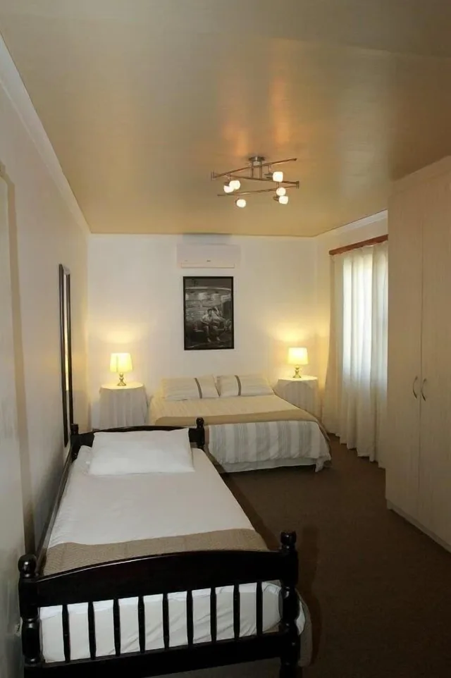 1 Bedroom, Family, Queen Bed, Sofa, Broadway Tygervalley 4/5