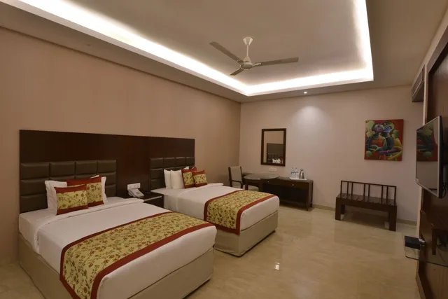 غرفة ديلوكس بسرير كينج، Orchha Palace and Convention Centre 3/4