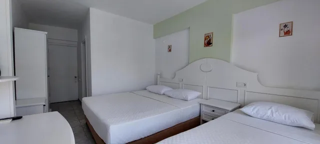 غرفة قياسية ثلاثية، UK HOTEL KIRIS 4/7