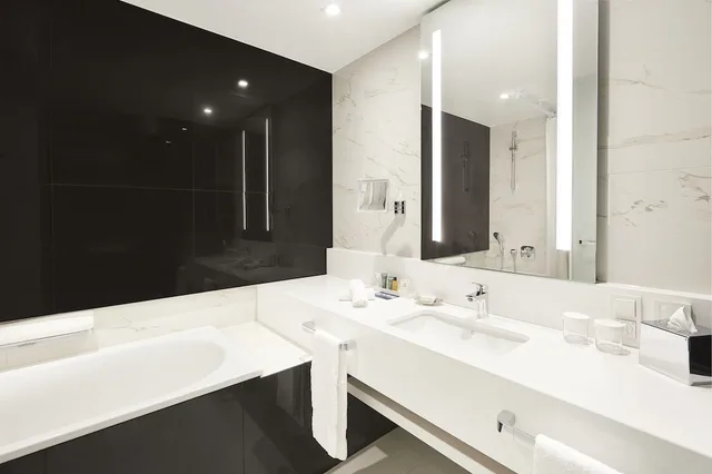 غرفة بسرير كينج، Hilton Tallinn Park 9/11
