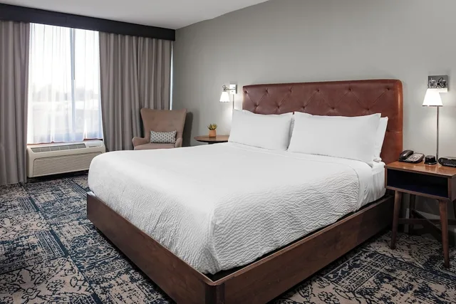 غرفة بسرير كينج لذوي الإعاقة، Four Points By Sheraton Memphis East 1/3