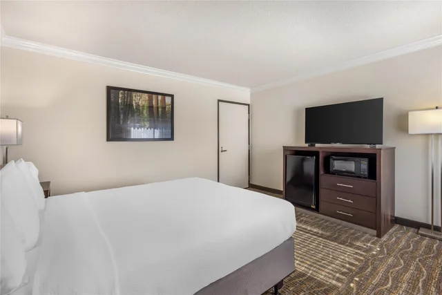 جناح بسرير كينج وسرير كوين لذوي الإعاقة، Best Western Town & Country Lodge 3/8