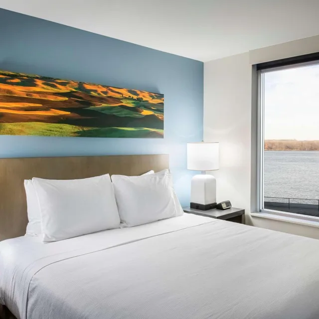 Guest Room, King Bed, Den, Accessible، Hyatt House East Moline/Quad Cities 3/5