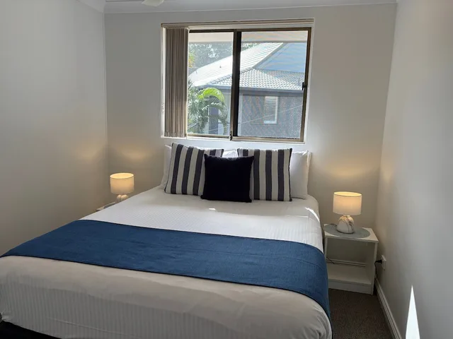 3 Bedrooms, Spa, Apartment, 3 Double Beds، Smugglers On the Beach Korora 3/6