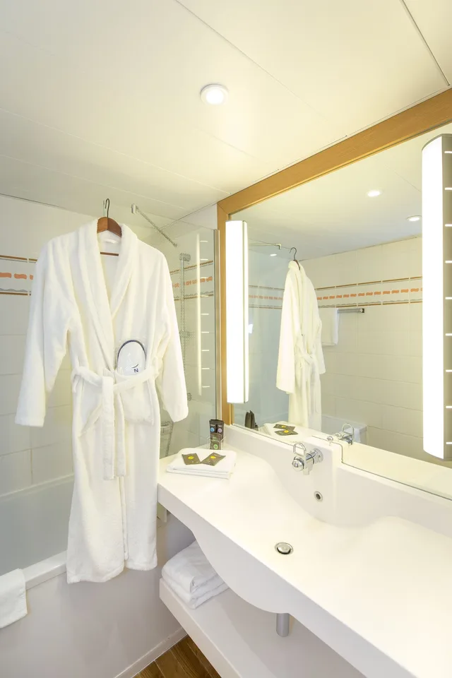 غرفة تنفيذية بسرير مزدوج مع أريكة، Novotel Perpignan 10/10