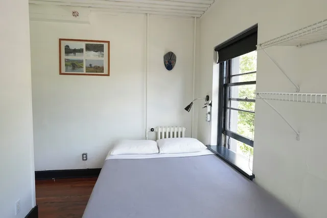 Room, Double Bed, Shared Bathroom, Small, Ocean Island Inn Backpackers Suites Hostel 2/10