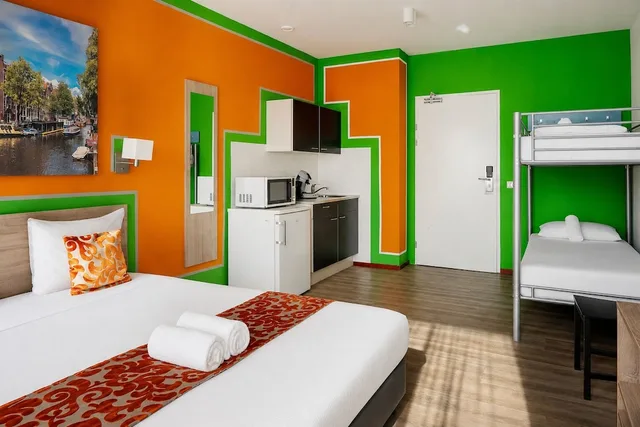 غرفة اقتصادية رباعية بسريرين منفصلين وسرير بطابقين، Amsterdam Teleport Hotel 2/7