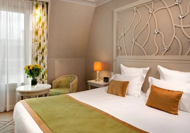 غرفة بسريرين منفصلين، Hotel Rochester Champs-Elysees 2/10