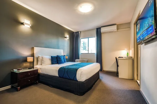 Room, Queen Bed, No Balcony، Il Mondo Boutique Hotel 3/6