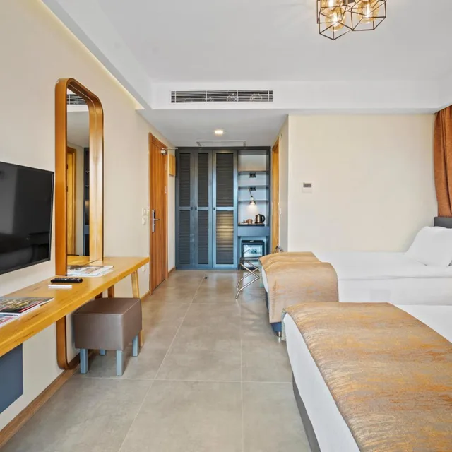 غرفة قياسية ثلاثية، Zeyt Inn Hotel 7/10