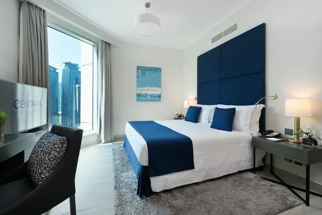 إقامة تنفيذية بسرير كينج وسريرين فرديين بإطلالة على المدينة بـ3 غرف نوم، Centara West Bay Hotel and Residences Doha 4/10