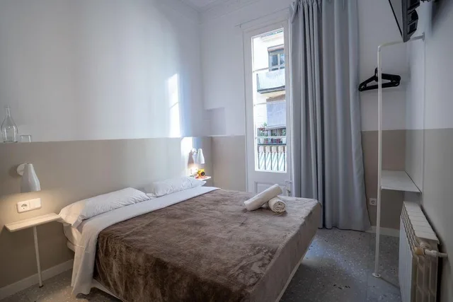 غرفة بسرير مزدوج بحمام خاص، Hostal Hera 2/2