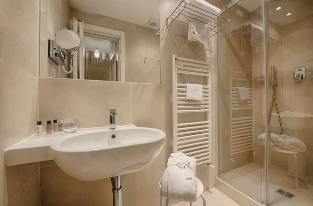 غرفة كلاسيكية بسريرين منفصلين بإطلالة على البحر، Hotel Italia e Lido Rapallo 9/10