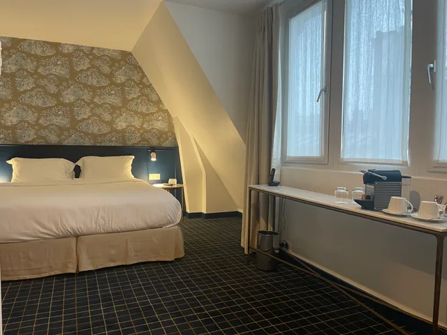 Deluxe, King Bed, Hotel Pergolese - Paris Champs Elysees 3/5
