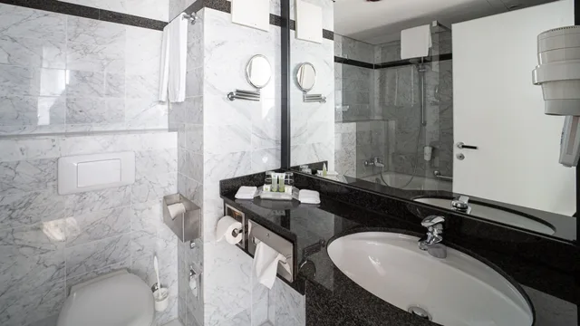 جناح بسرير كينج، Holiday Inn Berlin Airport Conference Centre Formerly Holiday Inn Berlin International Airport 5/8