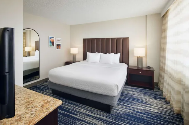 استوديو بسرير كينج لذوي الإعاقة، Embassy Suites by Hilton West Palm Beach Central 4/10