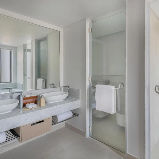 Serenity, Island, Deluxe, King Bed، Zulal Wellness Resort 2/2