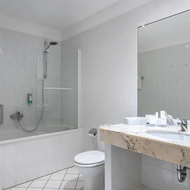 جناح جونيور، Hotel Am Muhlenteich Schwelm 10/10