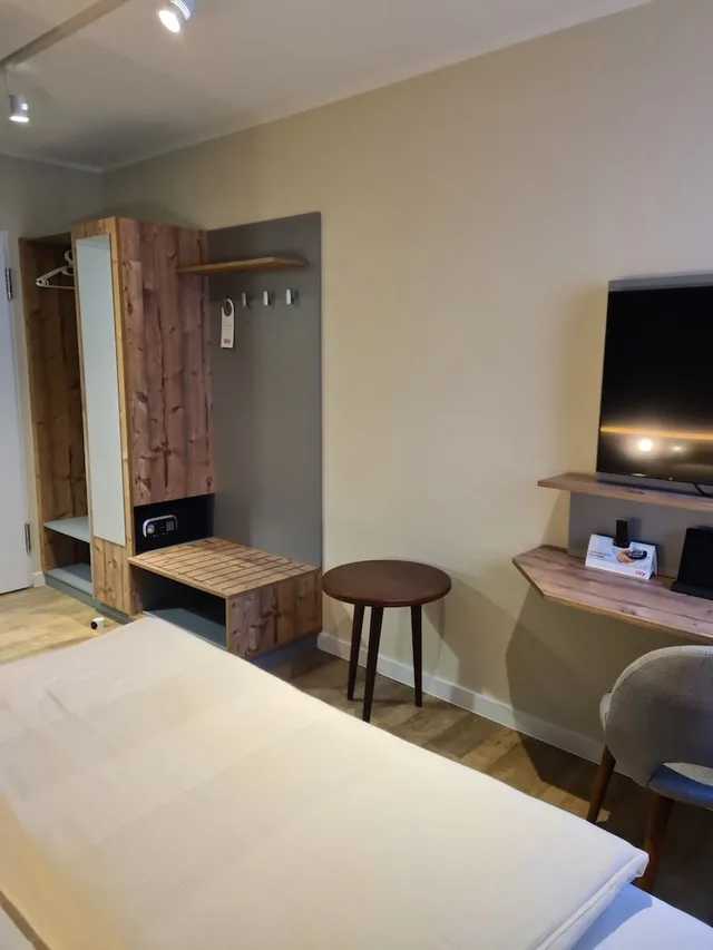 غرفة مفردة بسرير مزدوج في الملحق، Stadthotel Engel 7/10