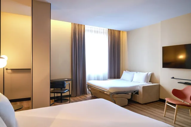 غرفة تنفيذية رباعية بسرير كوين وسرير بطابقين، Novotel Rouen Centre Cathedrale 3/8