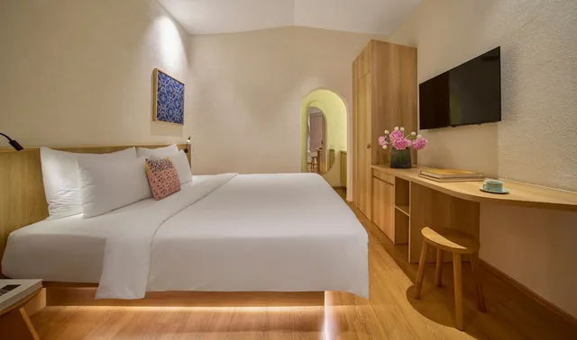 Signature, Queen Bed, Silverland Ben Thanh Hotel 9/10