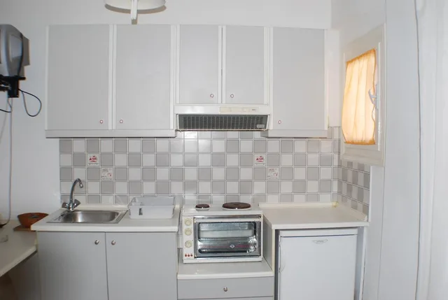 استوديو اقتصادي، Renia Hotel 2/2