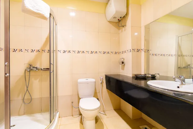 غرفة قياسية بسرير كينج بشرفة، Mvuli Hotel 7/9