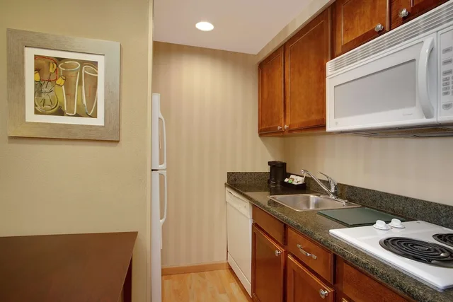 جناح بسريرين مزدوجين وسرير كينج بغرفتي نوم، Homewood Suites By Hilton Tampa-Brandon 12/18