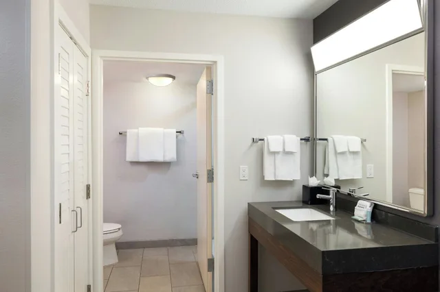 جناح بغرفة نوم واحدة، Courtyard By Marriott Burlington Williston 3/4