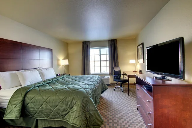 جناح بسرير كينج بحوض جاكوزي، Cobblestone Inn & Suites - Harper 4/7