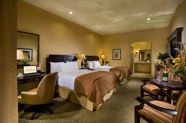 جناح استوديو داخلي بسريرين كوين بإطلالة، Ayres Hotel Redlands 2/3