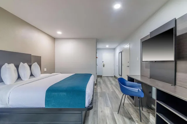 غرفة بسرير كينج، Motel6 Brenham, TX 2/5