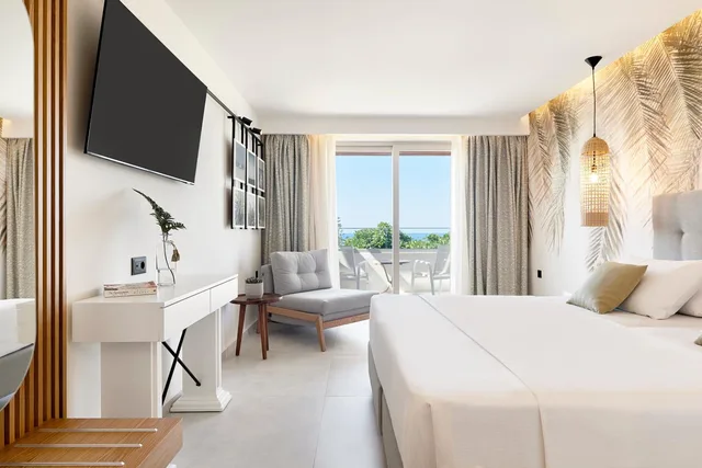 غرفة بسريرين منفصلين بإطلالة على البحر، Iberostar Selection Creta Marine 2/5