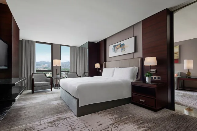 Executive, Suite, King Bed, City View, Jw Marriott Hotel Shenzhen 2/6
