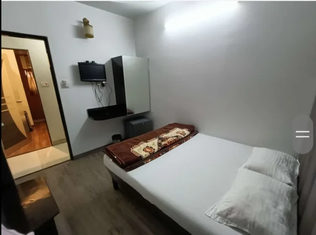 غرفة بسرير فردي، Hotel Broadway Colaba Mumbai 7/20