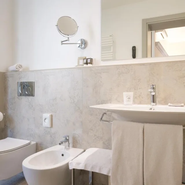 غرفة سوبيريور مفردة، Touring Hotel Bologna 7/7