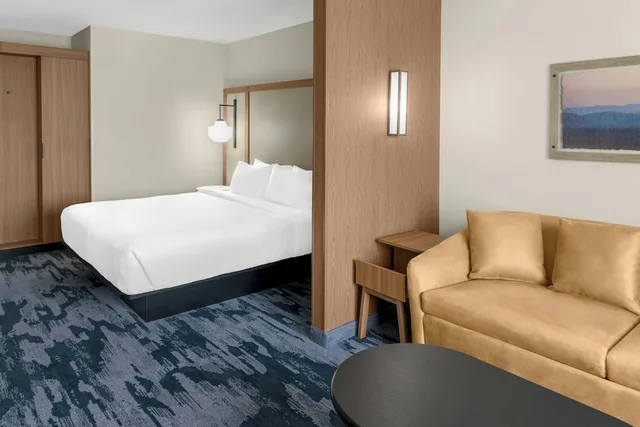 جناح بسرير كينج مع أريكة لذوي الإعاقة، Fairfield by Marriott Inn & Suites Norwalk 4/7