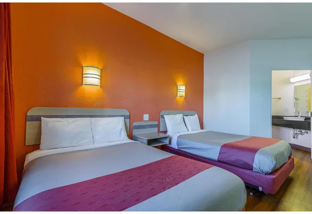 2 Full Beds - Non-Smoking، Motel6 Beatty, NV - Death Valley 6/10