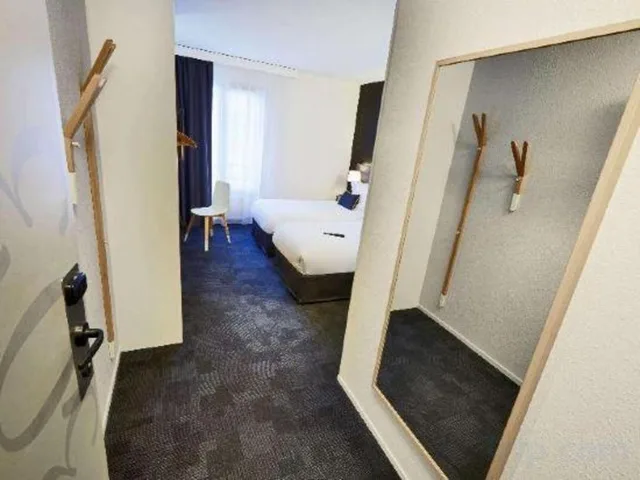 غرفة قياسية بسريرين منفصلين مع أريكة، KYRIAD BREST CENTRE 3/4