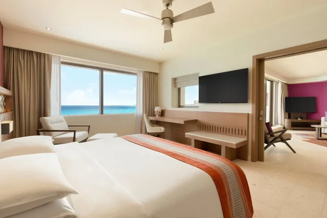 Club Ocean Front Corner Suite، HYATT ZIVA CANCUN 1/4