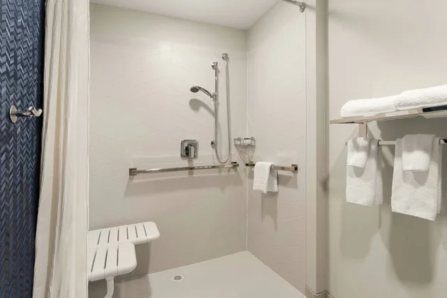 Room, 2 Queen Beds, Fairfield Inn & Suites by Marriott Seattle Downtown/Seattle Center 5/6