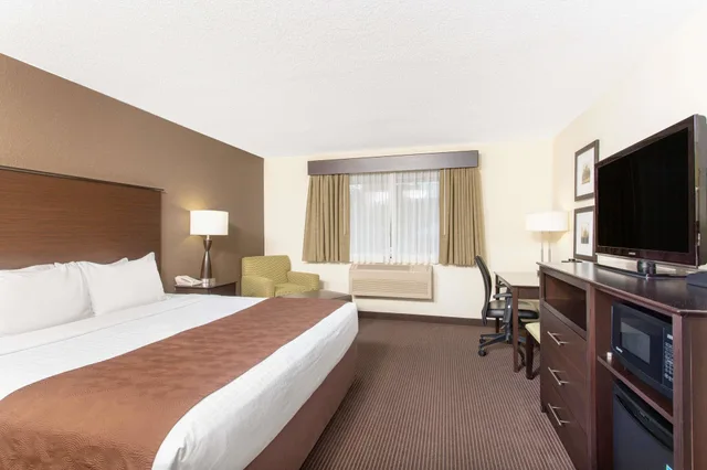 غرفة تنفيذية بسرير كينج، Americinn By Wyndham Rhinelander 2/5