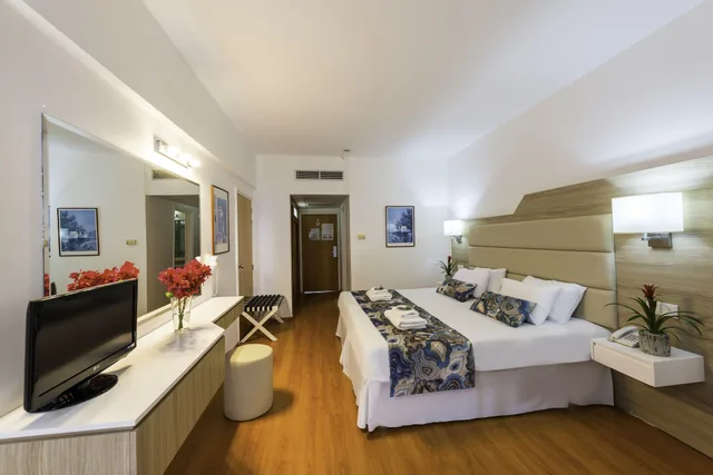 غرفة بسرير مزدوج بإطلالة على الحديقة، Ascos Coral Beach 1/3