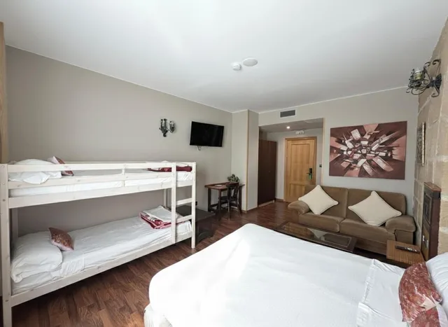 غرفة رباعية، Hotel Castillo Bonavia 2/9