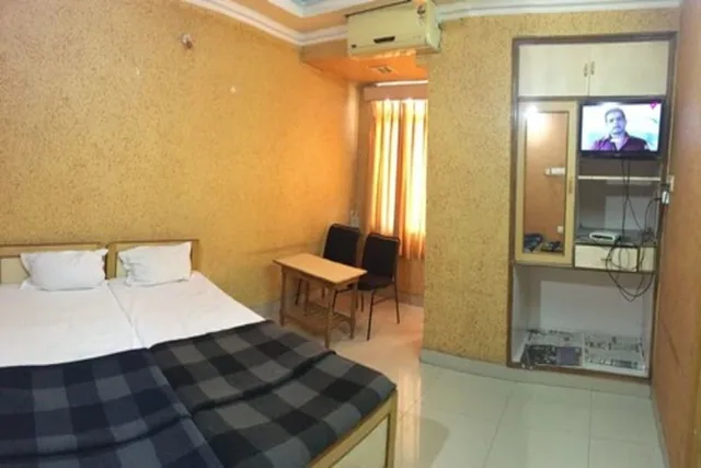 غرفة قياسية بسرير مزدوج، Hotel Rajdhani Plaza 1/2