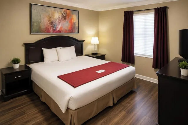 جناح بسريرين كوين بغرفتي نوم بمطبخ صغير، Plantation Oaks Suites & Inn Millington 3/10