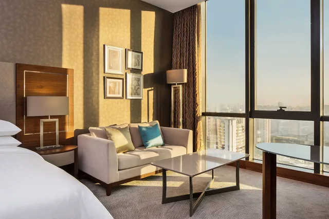 غرفة كلوب بسرير مزدوج بشرفة، Sheraton Grand Istanbul Atasehir 4/4