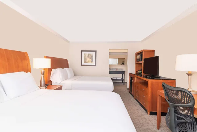 Room, 2 Double Beds, Baymont by Wyndham Beaumont 2/8
