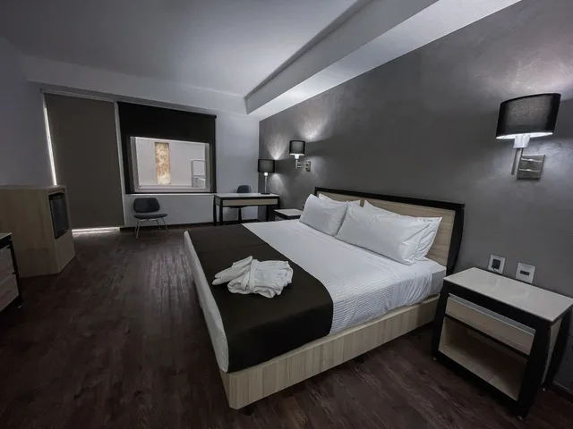 جناح جونيور بسرير كوين، Turotel Queretaro 2/3