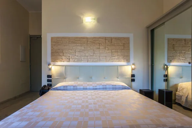 غرفة ديلوكس بسرير مزدوج بإطلالة على البحر، Hotel Ristorante Calamosca 7/9